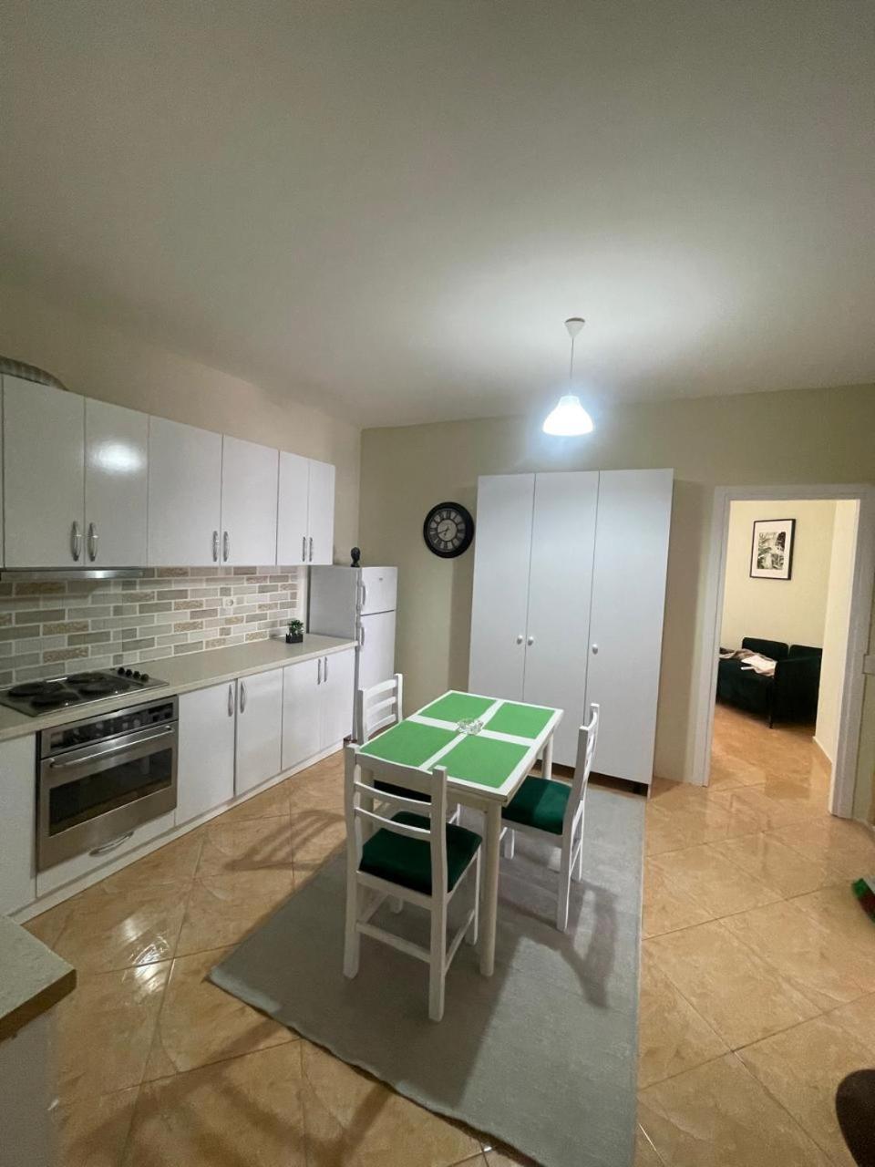 Maison Apartments Vlorë Zimmer foto